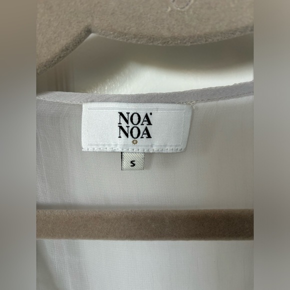 Beautifully detailed Noa Noa tank with Eva Kayan cropped wrap cardigan - Picture 4 of 5